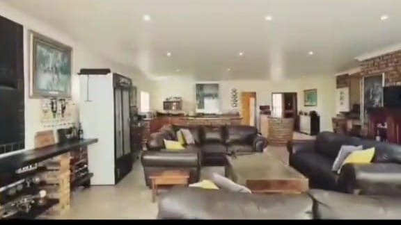 To Let 4 Bedroom Property for Rent in Winterstrand Eastern Cape